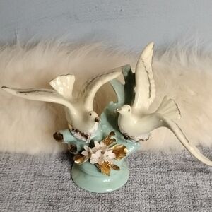 Capodimonte Wihte Ceramic Elegant Dove Figurine